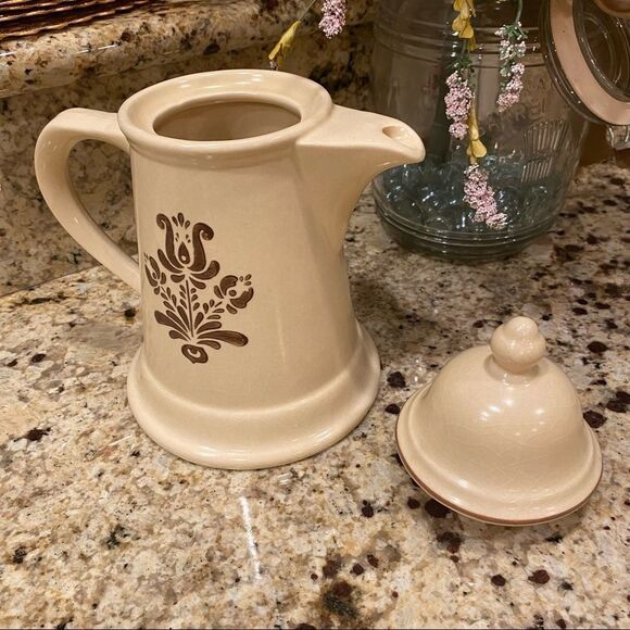 Vintage Pfaltzgraff Coffee Pot Village Pattern USA Made Tan Brown Stoneware 6x9” - Picture 6 of 16